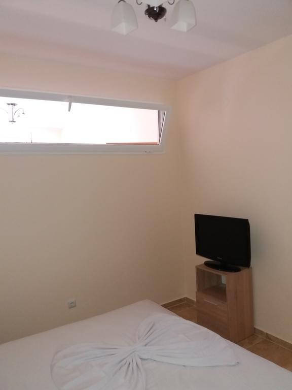 Golden Sea View Apartments 1 بوموري المظهر الخارجي الصورة